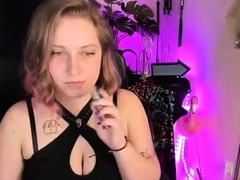 Amateur Webcam Teen Masturbates And Teases